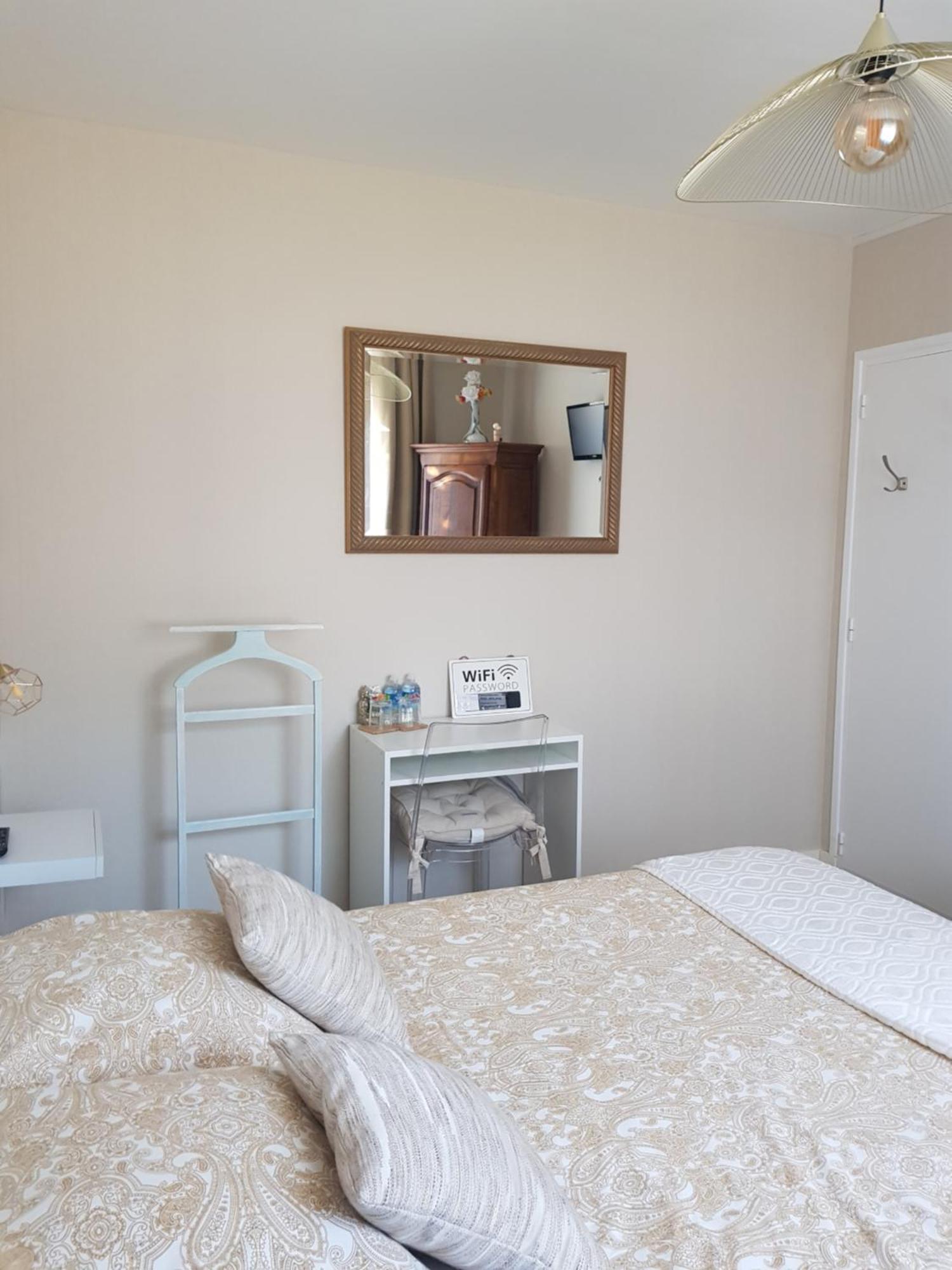 アンボワーズ Chez Zabou Bed & Breakfast エクステリア 写真